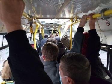 Autobuzul de pe linia 1B, supraaglomerat!!