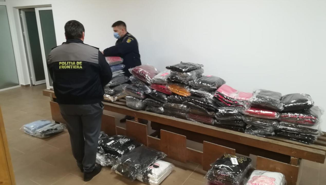Bunuri susceptibile a fi contrafăcute în valoare de peste 77.000 lei, confiscate de poliţiştii de frontieră de la P.T.F. Vama Veche