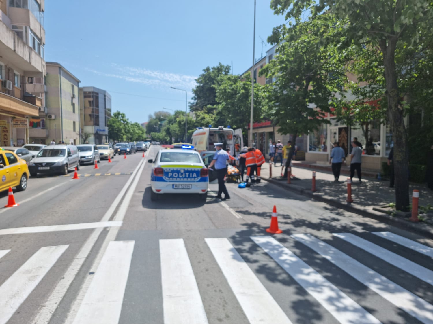 O femeie a fost lovita de mașină pe strada Isaccei, în Piața Veche
