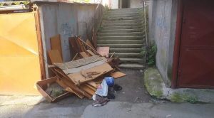 Autoritățile avertizează : abandonarea deșeurilor pe domeniul public este strict interzisă