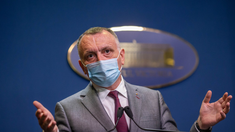 Profesorii nevaccinați și netestați trimiși la odihnă de ministrul Sănătății, peste pragul de 6 la mie
