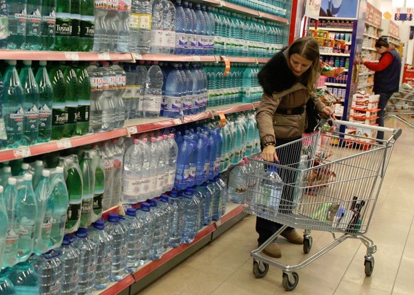 În toate magazinele, românii vor plăti o garanție de 50 de bani pentru fiecare ambalaj de băutură cumpărată