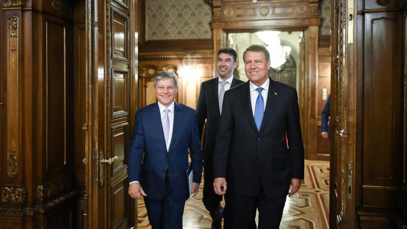 Desemnarea lui Dacian Cioloș ca premier, o lovitură de teatru din partea președintelui Klaus Iohannis?