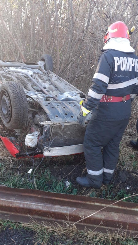 Mașină răsturnată pe DN22, între Smârdan și Măcin! Șoferița, în vârstă de 70 de ani, a ajuns la spital!