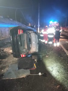 Read more about the article Doi tineri au scăpat ca prin minune cu viață, dintr-un accident rutier petrecut în Măcin