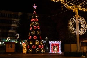 Read more about the article De la ora 16.30, Primăria Tulcea deschide oficial iluminatul festiv!