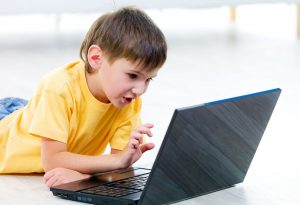 Read more about the article Poliția Română: Un sfert dintre copii afirmă că le-a fost spart contul de pe reţelele sociale, e-mail sau jocuri online!