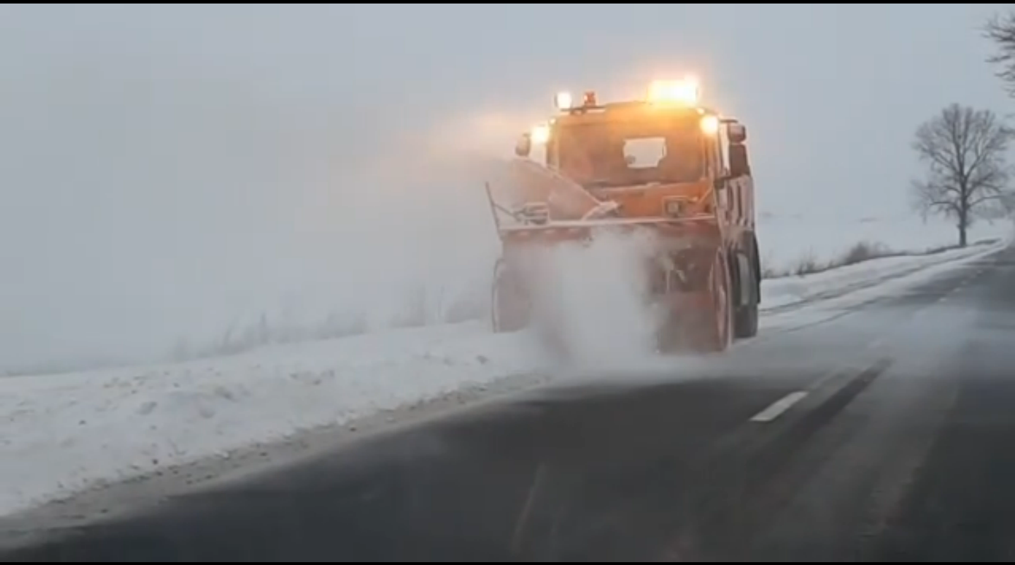 Se circulă în condiții de iarnă pe toate drumurile din județul Tulcea!