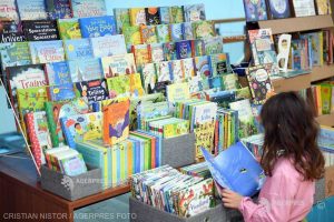 Read more about the article Sondaj de Ziua Internațională a Cărții pentru Copii: 67% dintre părinţii români respondenți spun că citesc zilnic copiilor şi peste 60% afirmă că achiziţionează cărţi în fiecare lună