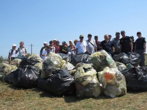 Read more about the article Ziua Dunării sărbătorită la Sulina printr-o acțiune de igienizare – 60 de saci de deșeuri colectate