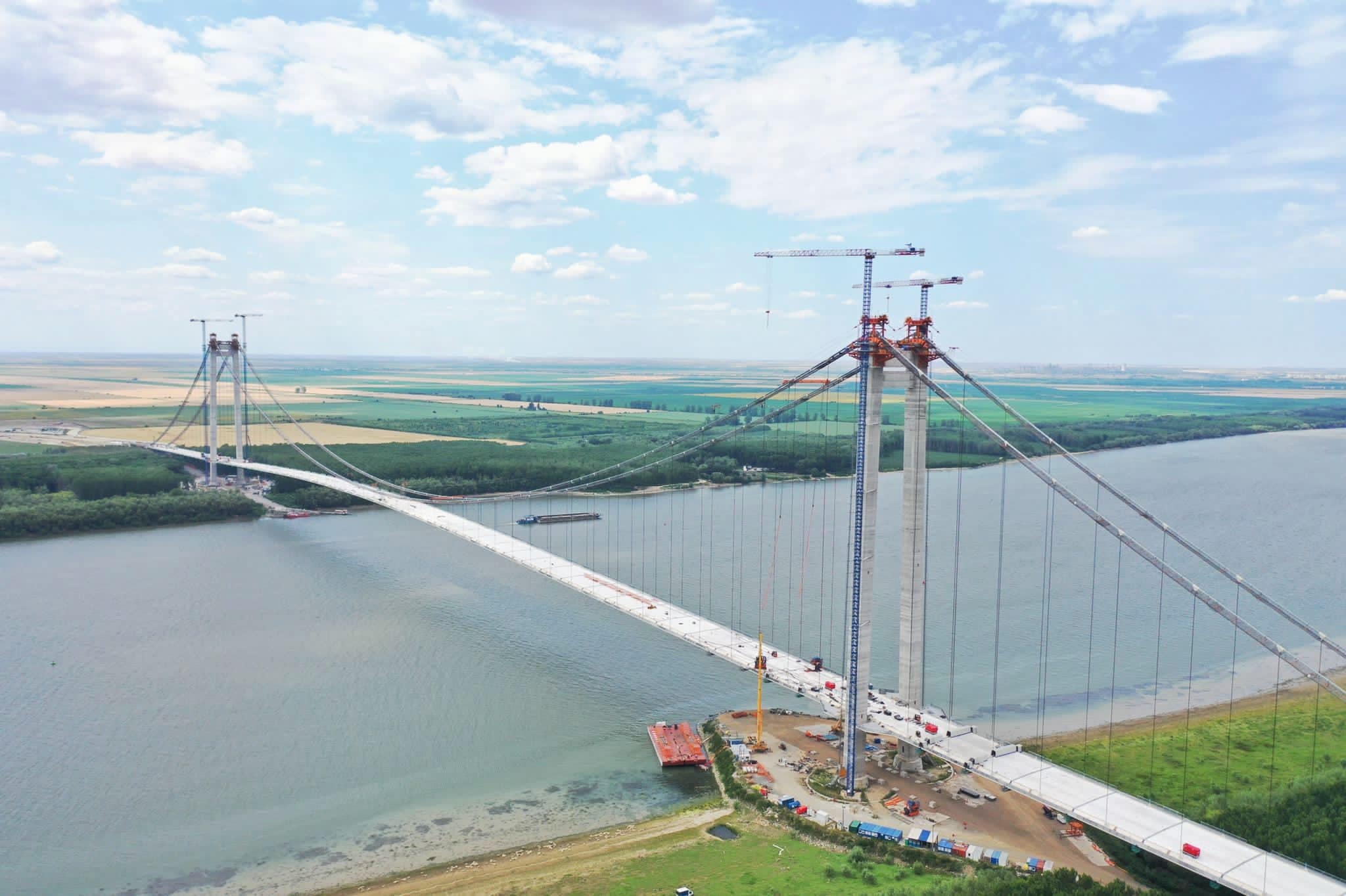 S-a încheiat cea mai importantă etapă a lucrărilor la Podul Suspendat Brăila-Tulcea