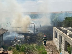 Read more about the article Patru gospodării afectate de foc în satul Poșta
