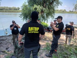 Amenzi si unelte de pescuit confiscate în timpul unei acțiuni de informare în Delta Dunării