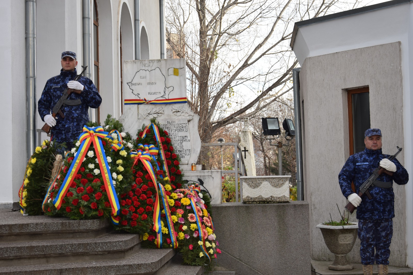 Read more about the article Ceremonial militar și religios la Monumentul Eroilor Revoluției din municipiu