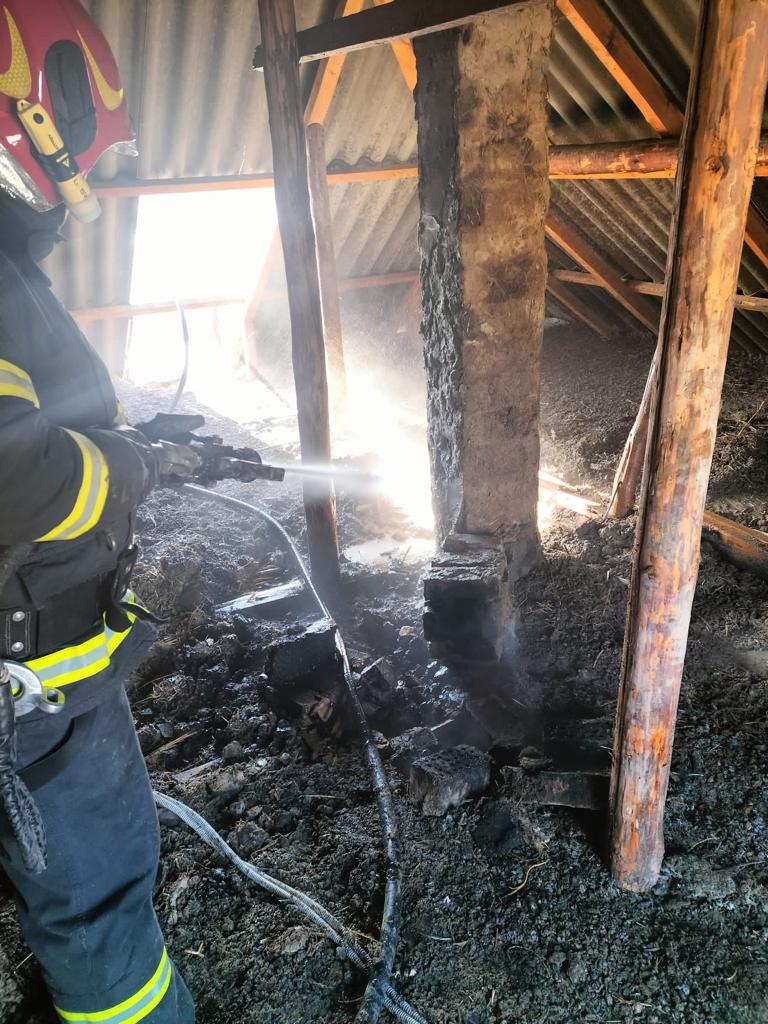 Atenție la coșurile de fum – azi a fost un incendiu la o casă din Ceamurlia de Sus