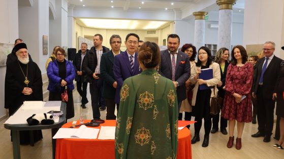 CJ Tl Vernisaj expo Medicina chineza ambasador Muzeu Arta apr 23