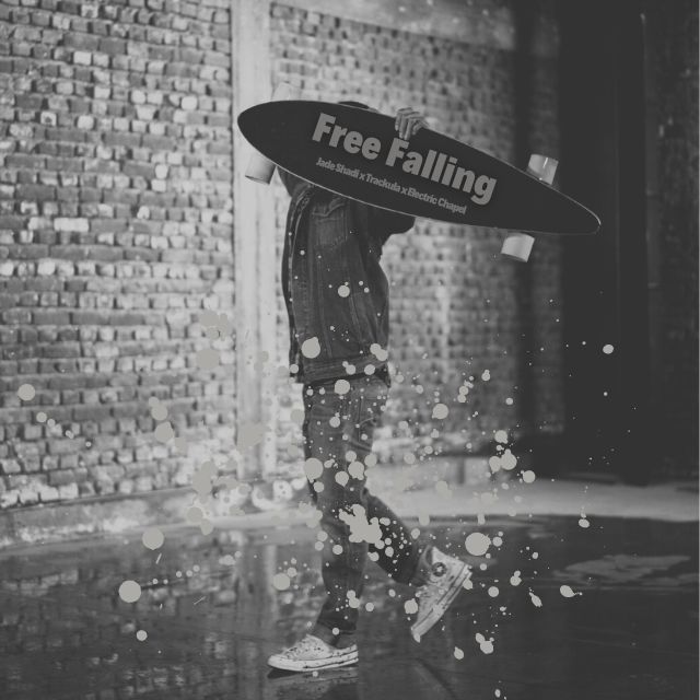 Experiență senzorială în „Free Falling” – Jade Shadi x Trackula x Electric Chapel