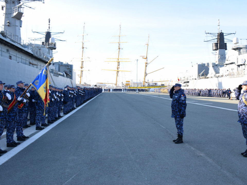 Deschiderea anului de instrucție în Forțele Navale Române : ceremonii militare si în județul nostru